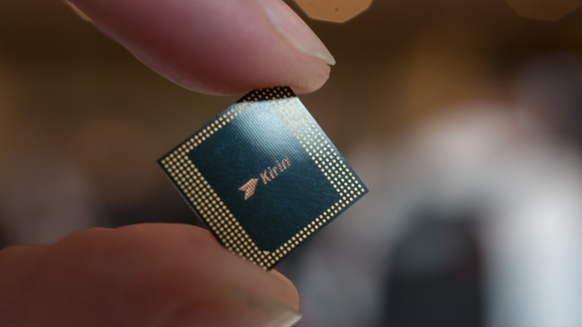 Новий флагманський процесор Huawei Kirin 985 буде на 10-20% продуктивнішим за чіп Kirin 980