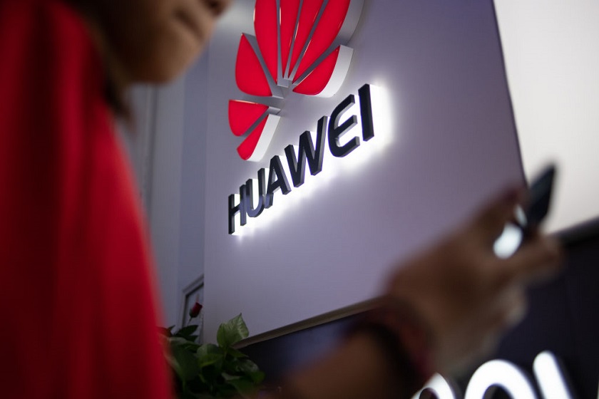 Над додатками для Huawei працювало понад 500 000 чоловік