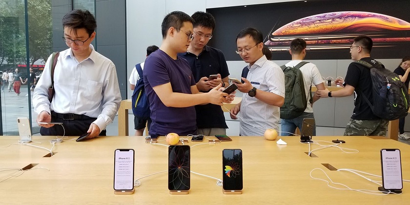 Крупные китайские компании объявили бойкот Apple