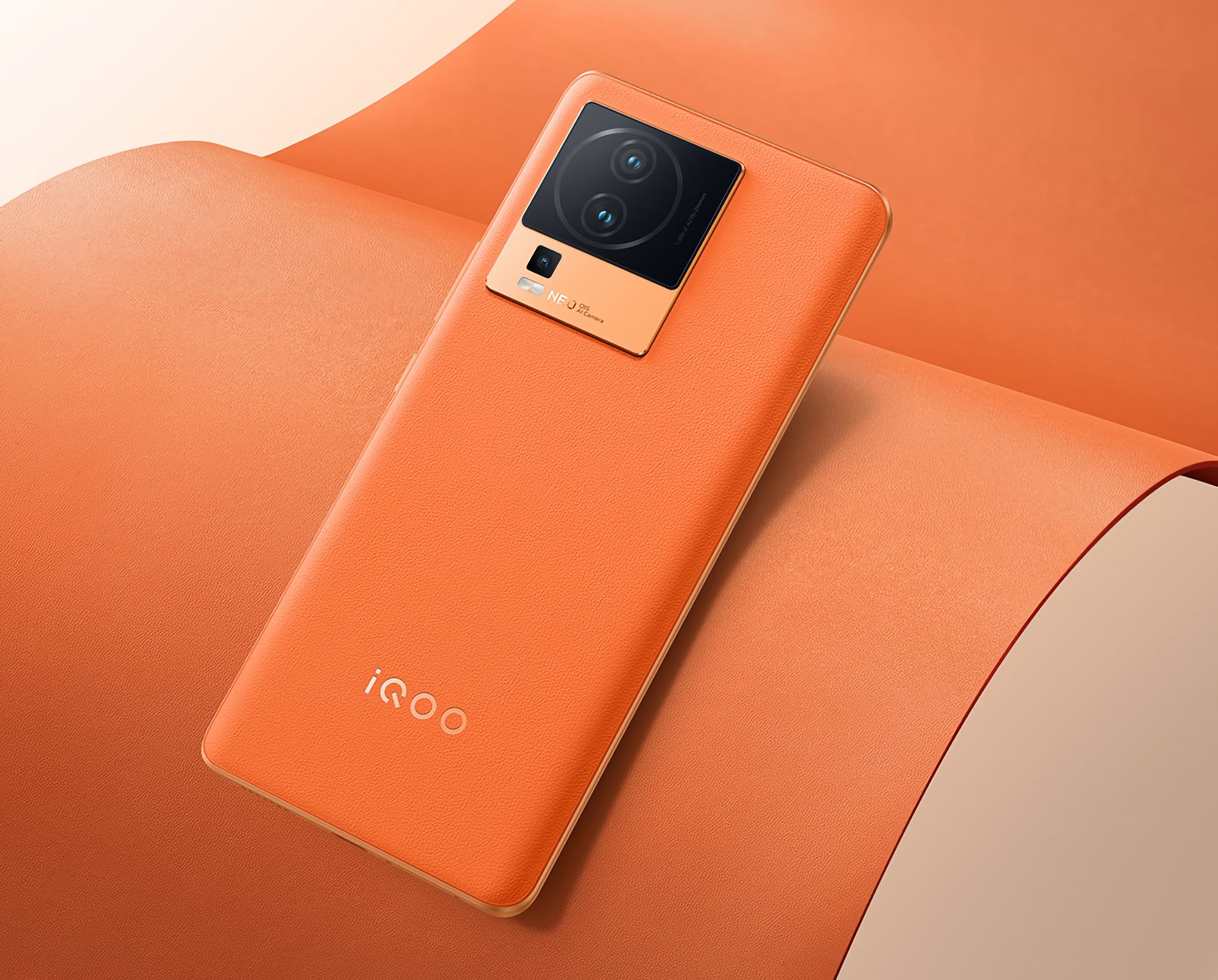 Before the announcement: vivo reveals what the iQOO Neo 7 Pro with Snapdragon 8+ Gen 1 chip and triple camera will look like