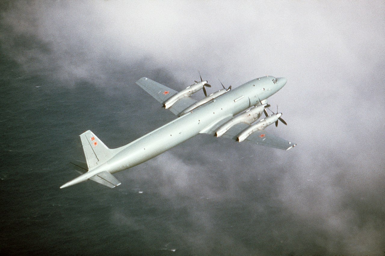 El Il-38 ruso violó el espacio aéreo japonés tres veces en un día