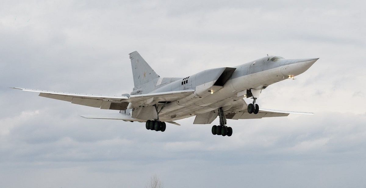Ударний дрон міг вразити надзвукові бомбардувальники-ракетоносці Ту-22М3 на військовій базі в росії
