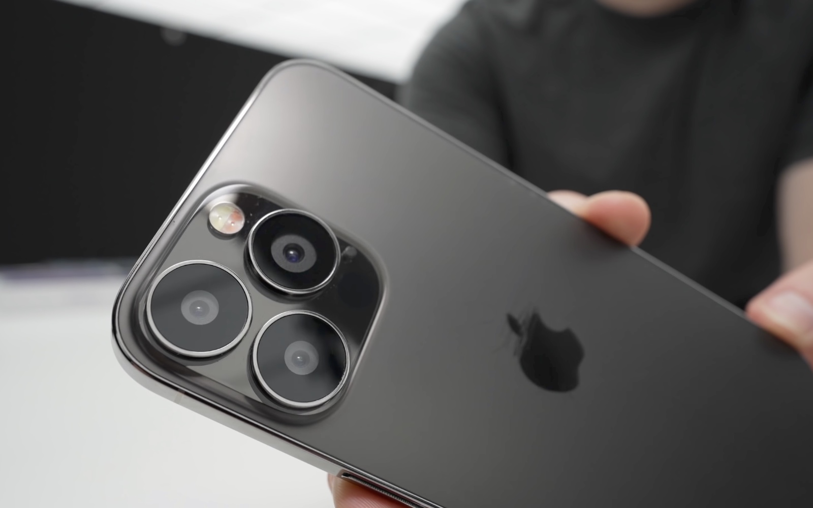 Apple готує масштабний апгрейд камер в iPhone 13