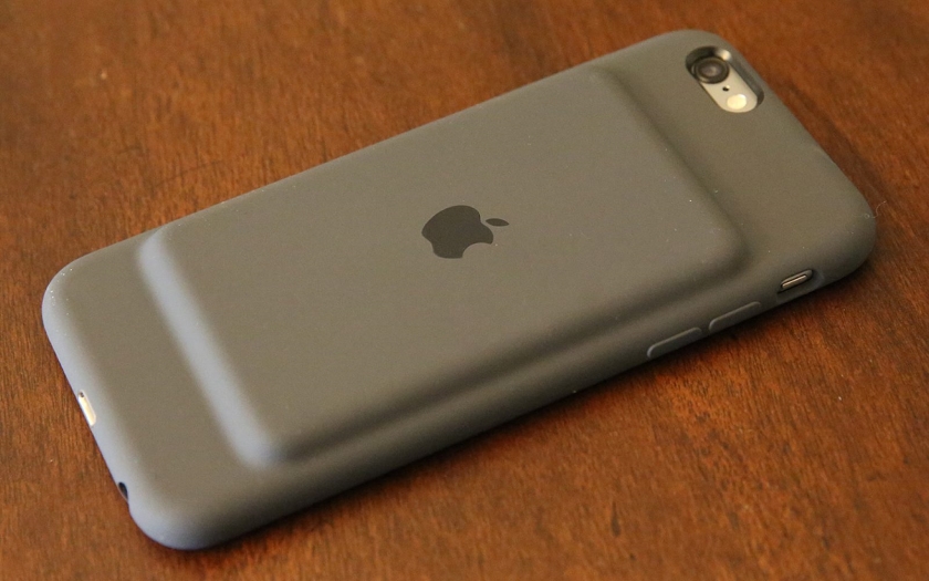 В сети появилось изображение чехла-батареи для iPhone XS