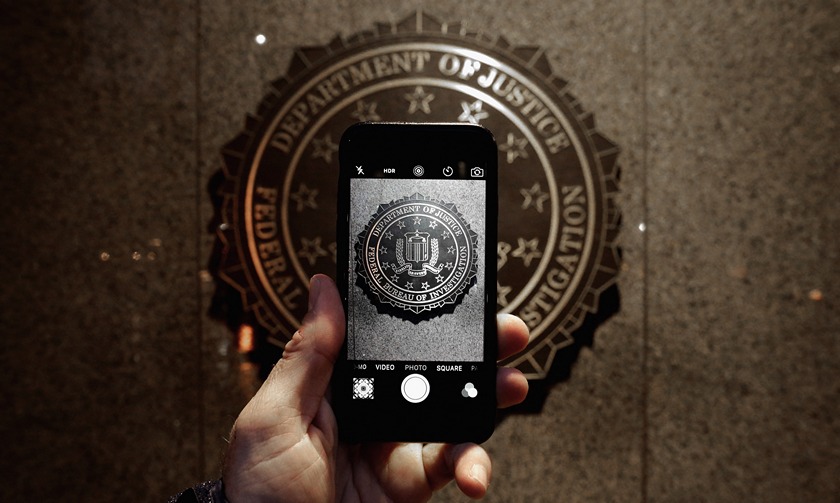 ФБР взломало iPhone террориста без помощи Apple