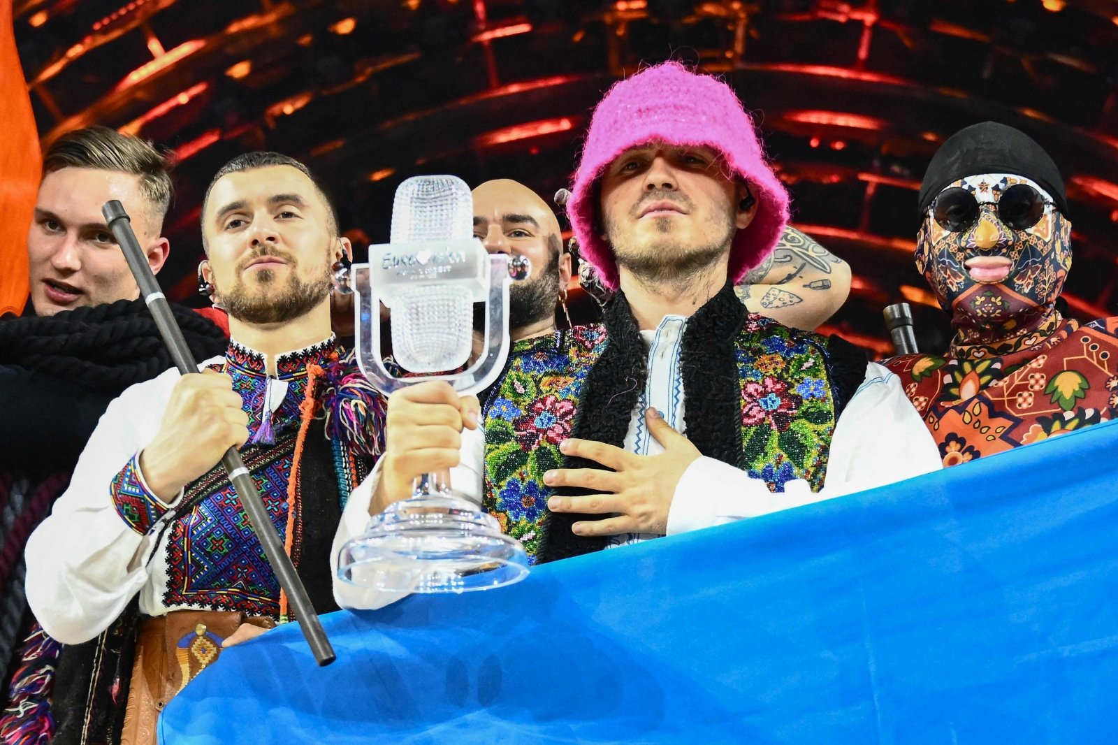 El grupo Kalush Orchestra vendió la copa de los ganadores de Eurovisión por $ 900 mil: este dinero se utilizará para comprar un complejo UAV PD-2 para el ejército ucraniano