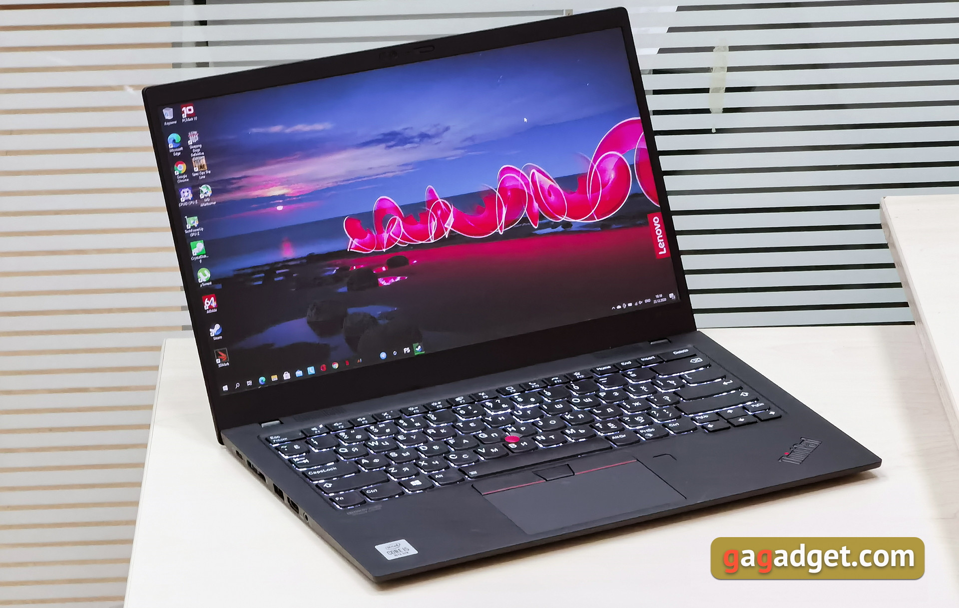 Lenovo ThinkPad X1 Carbon 8th Gen Review: the Evergreen Classics for  Business 