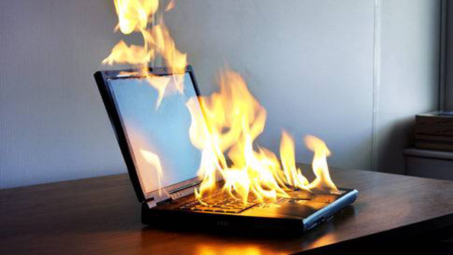 HP recalls "flammable" batteries for laptops