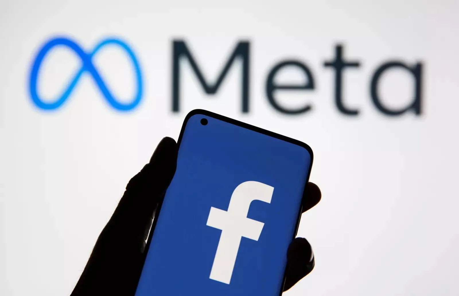 Meta знижує ціни на передплату у Facebook та Instagram без реклами в ЄС на 40%