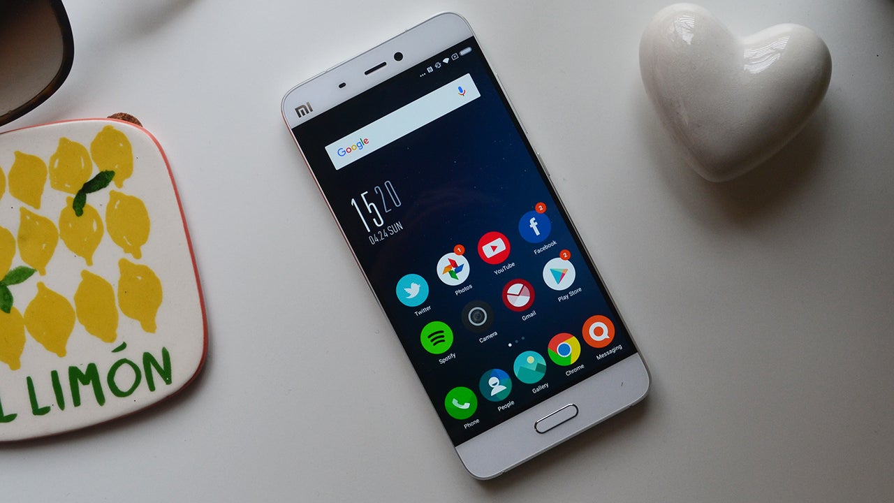 El buque insignia de Xiaomi de 2016 recibe Android 12