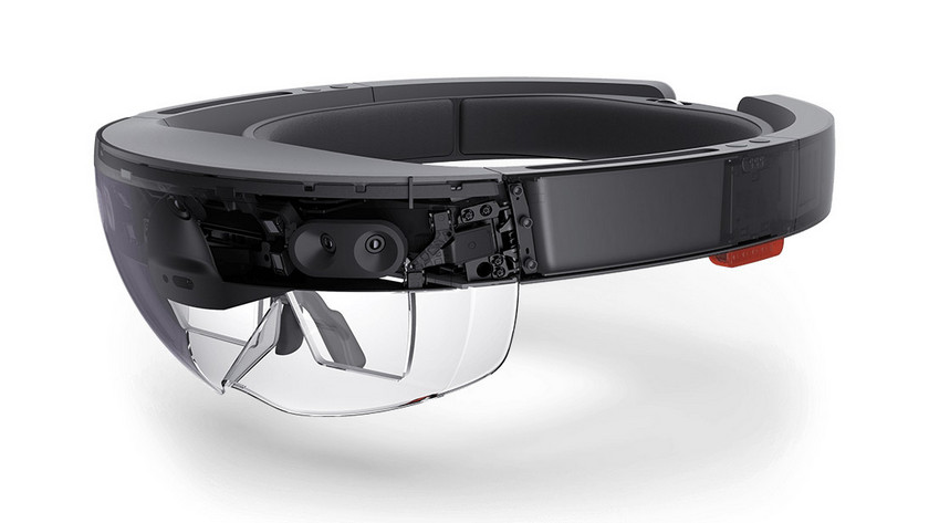 Microsoft prepares new HoloLens glasses with cloud AI