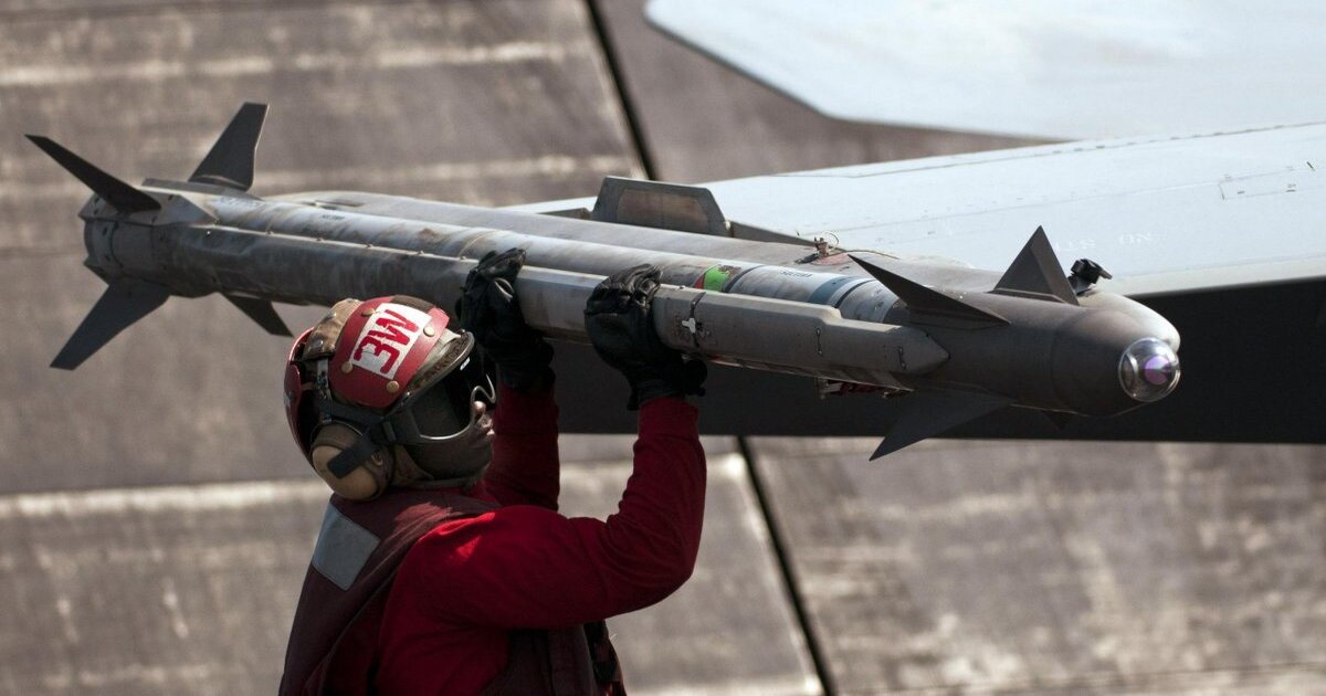 Румыния поставит на свои F-16 новейшие ракеты воздух-воздух AIM-9X