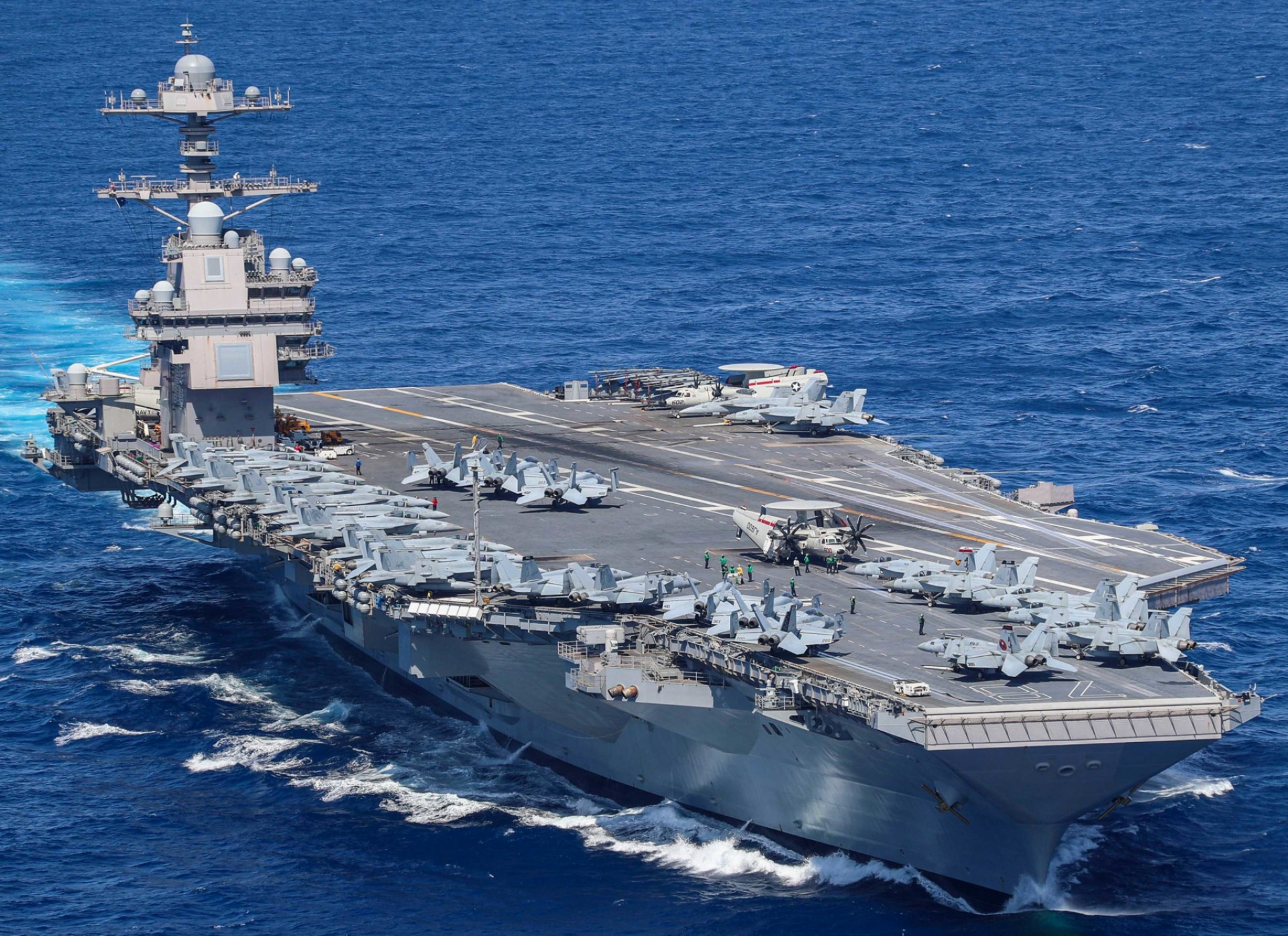 USA har sendt verdens største hangarskip USS Gerald R. Ford sammen med fem destroyere i Arleigh Burke-klassen og missilkrysseren USS Normandy til Israel.