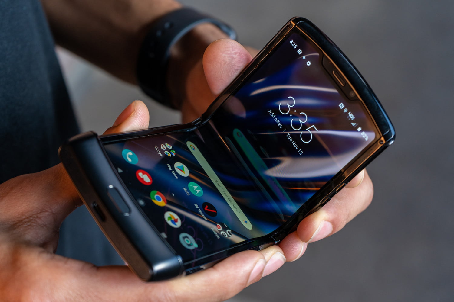 Motorola заявляє, що гнучкий дисплей RAZR довговічний і не зламається, як у Samsung Galaxy Fold