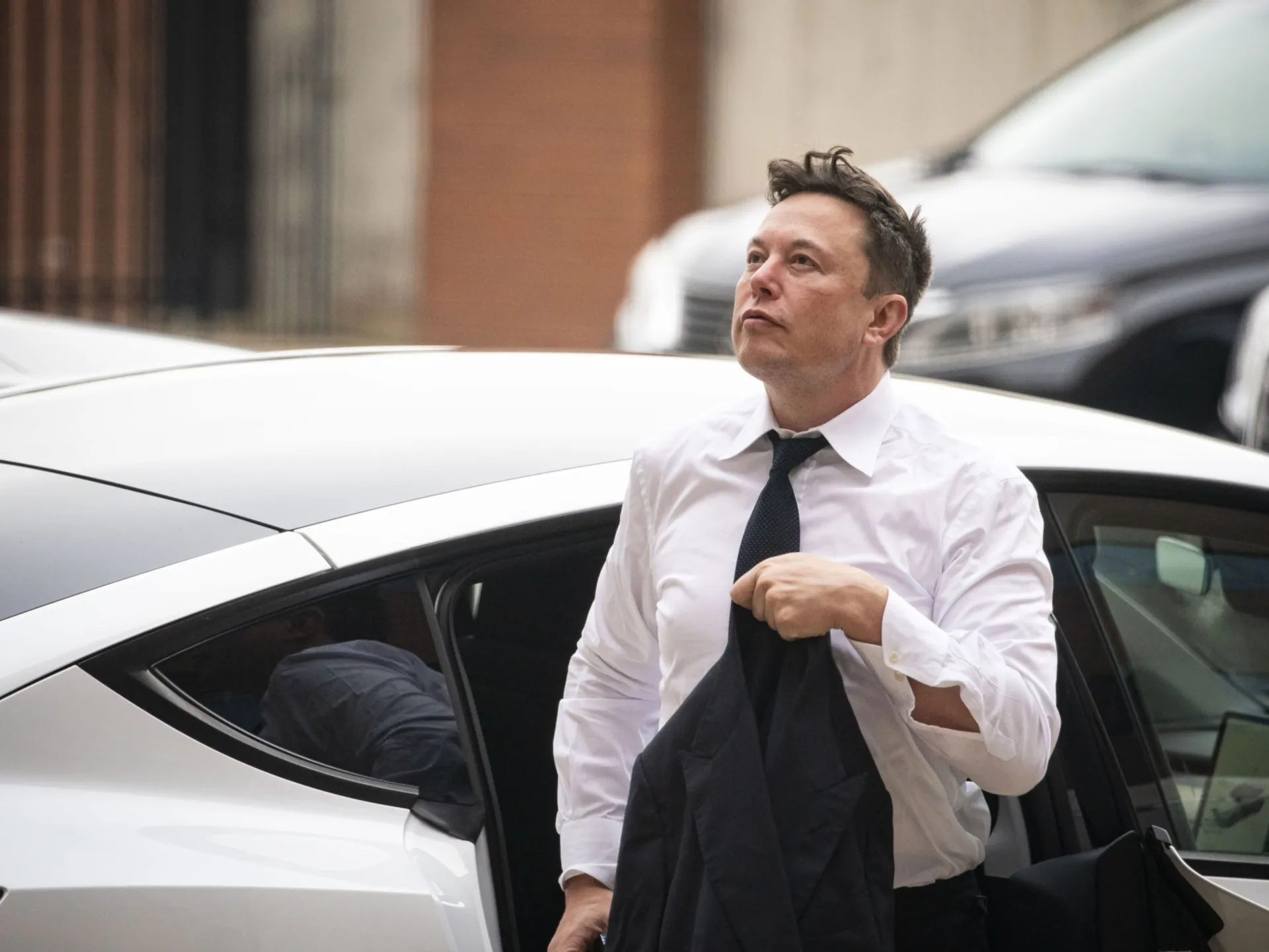 Musk vendió 22 millones de acciones de Tesla por 3.580 millones: el valor de los títulos ya ha caído un 60% desde principios de año