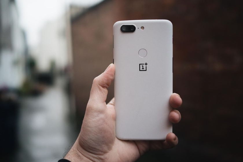 OnePlus announced a new limited coloring OnePlus 5T Sandstone White