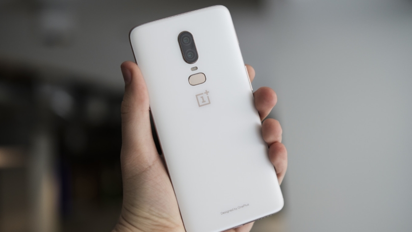 Ограниченную версию OnePlus 6 Silk White раскупили за один день