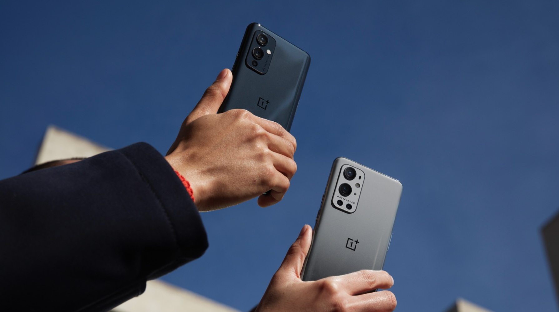 OnePlus flagships started receiving OxygenOS 12 firmware on Android 12 again