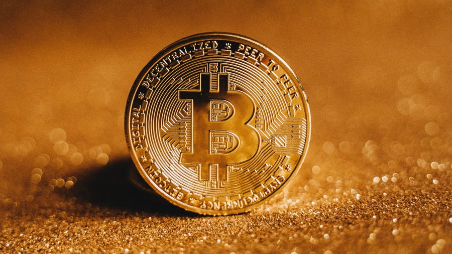 Le bitcoin dépasse les 30 000 dollars pour la première fois depuis l'été 2022 - les analystes s'attendent à ce que le cours atteigne 40 000 dollars.