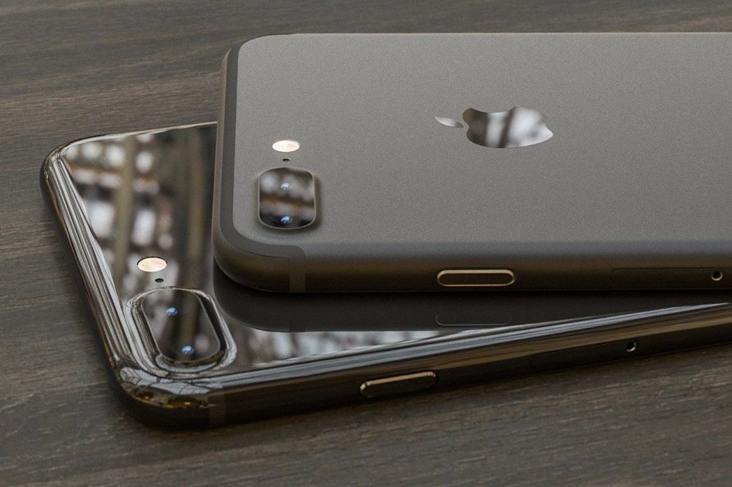Rumors: next year Apple will release iPhone with a metal casing and two models with OLED-display