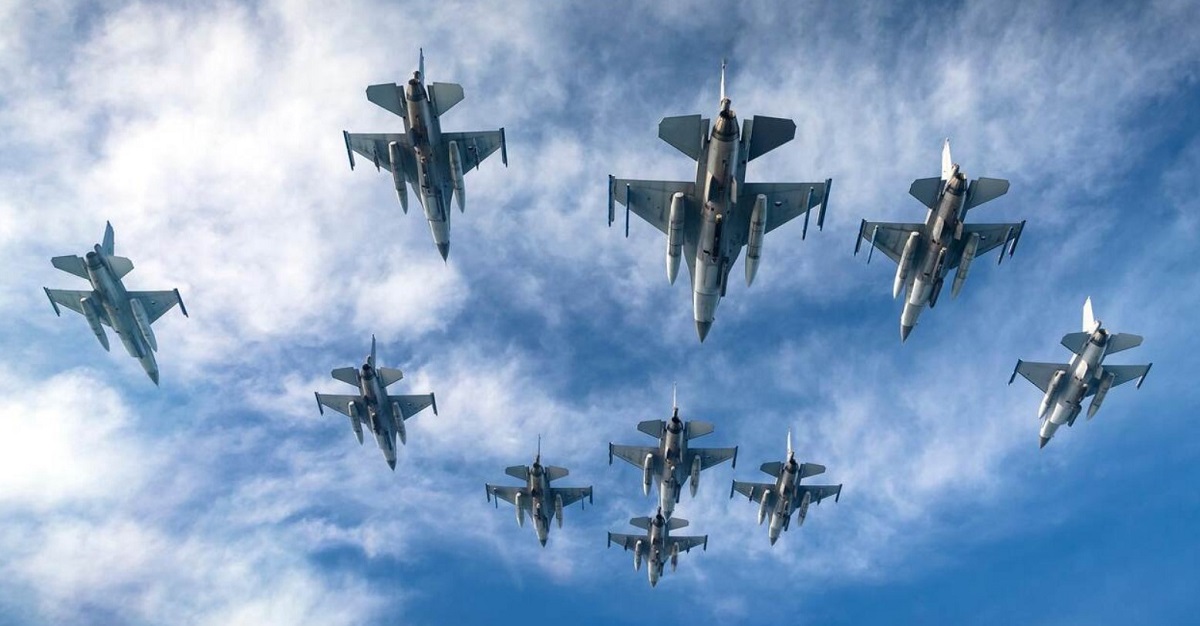 Україна отримає 42 американські винищувачі четвертого покоління F-16 Fighting Falcon після навчання пілотів