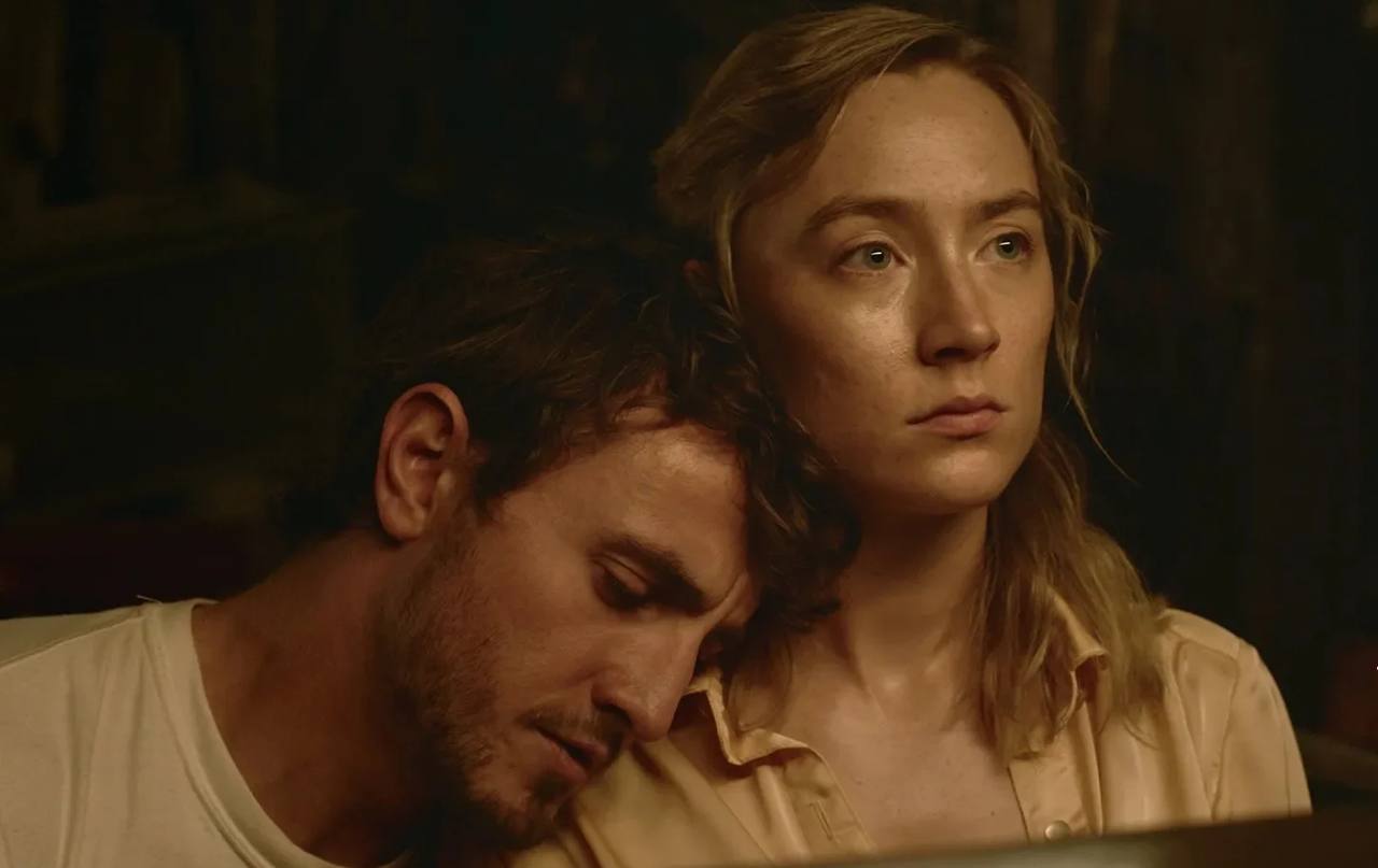 Den oppsiktsvekkende traileren til den nye apokalyptiske thrilleren med Saoirse Ronan og Paul Maskell i hovedrollene kombinerer ånden fra "Black Mirror" og "Interstellar".