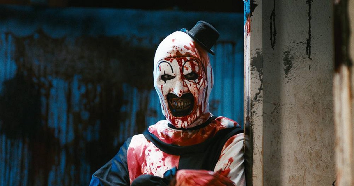 Der Regisseur des gruseligen "Terrifier" wird die Geschichte erweitern und ein Videospiel über Art Clown entwickeln sowie ein Live-Action-Horrorhaus bei den Halloween Horror Nights präsentieren