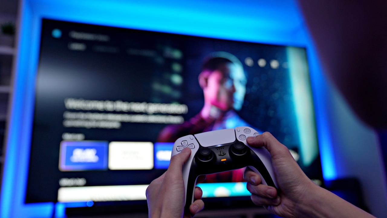 Згідно з витоками, гравці PlayStation 5 витрачають більше часу на однокористувацькі проєкти, ніж на мультиплеєрні