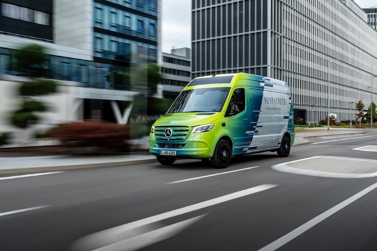 Mercedes electric van not only doesn't harm the environment, it also improves it [video]