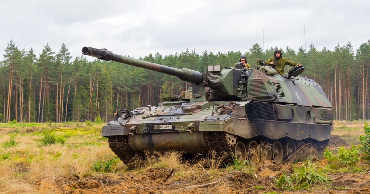 Duitsers laten zien hoe ze Oekraïense militairen trainen op PzH 2000 