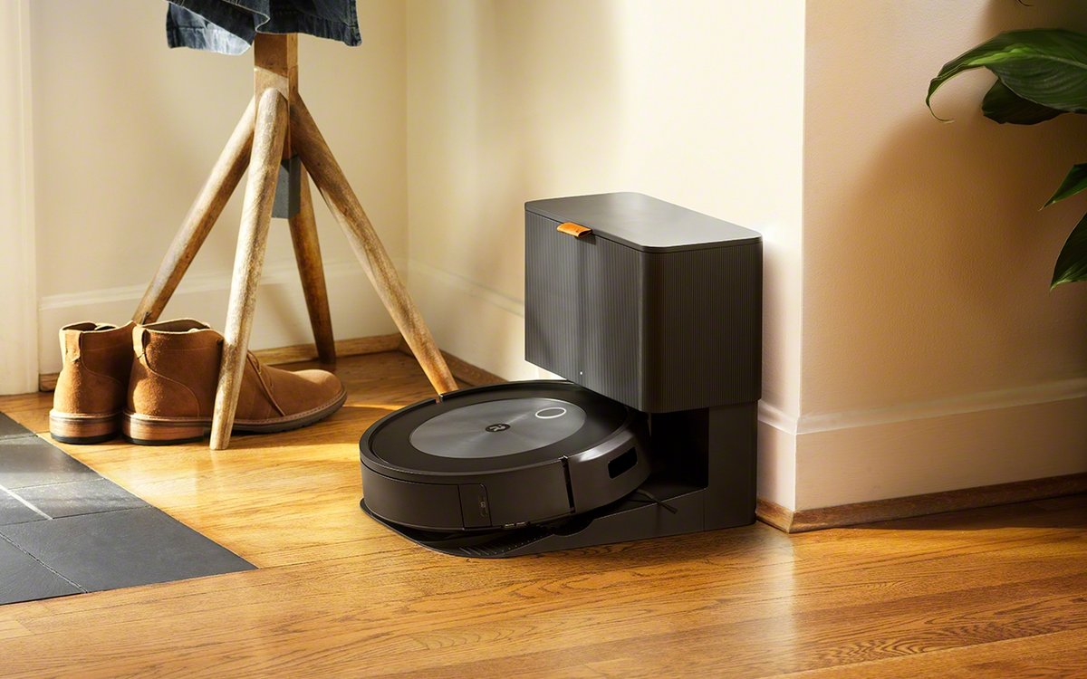iRobot vacuum cleaner robots took photos and sent them to other companies for AI training
