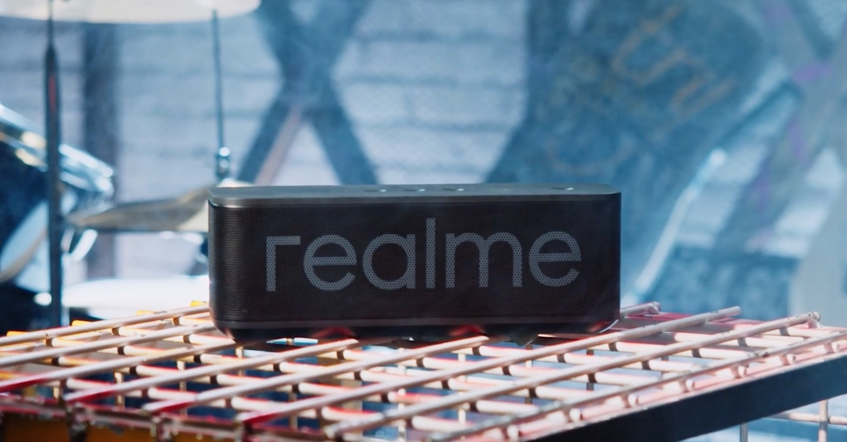 Realme Brick Bluetooth Speaker: бездротова колонка на 20 Вт із захистом IPX4, мікрофоном та автономністю до 14 годин за $39