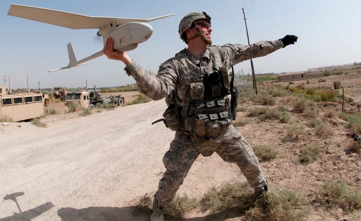 La technologie dans le ciel : Un regard détaillé sur le RQ-11 Raven