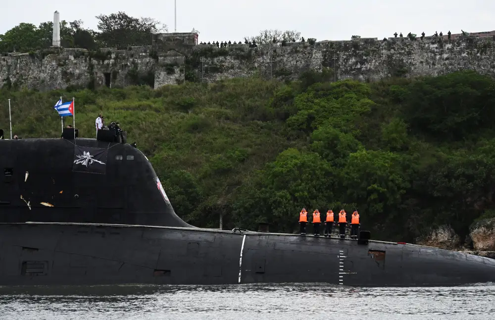 Российская подводная лодка, которая должна была пугать США на совместных учениях с Кубой, "разваливается" на части