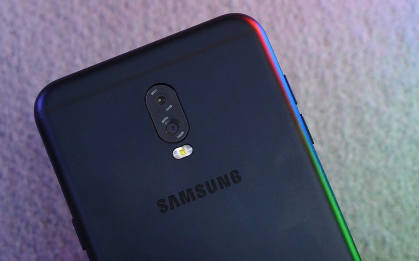 Металлический Samsung Galaxy J7+ с двойной камерой на видео