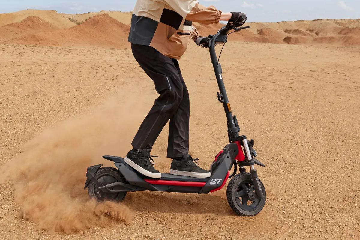 Segway ha anunciado un nuevo scooter eléctrico todoterreno, el ZT3 Pro, en EE.UU.