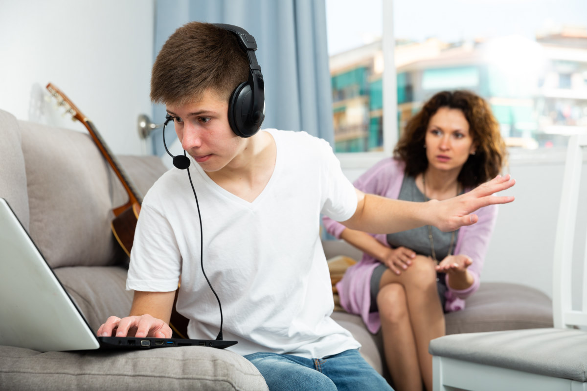 Internet addiction alters brain chemistry in young people, which may affect later development