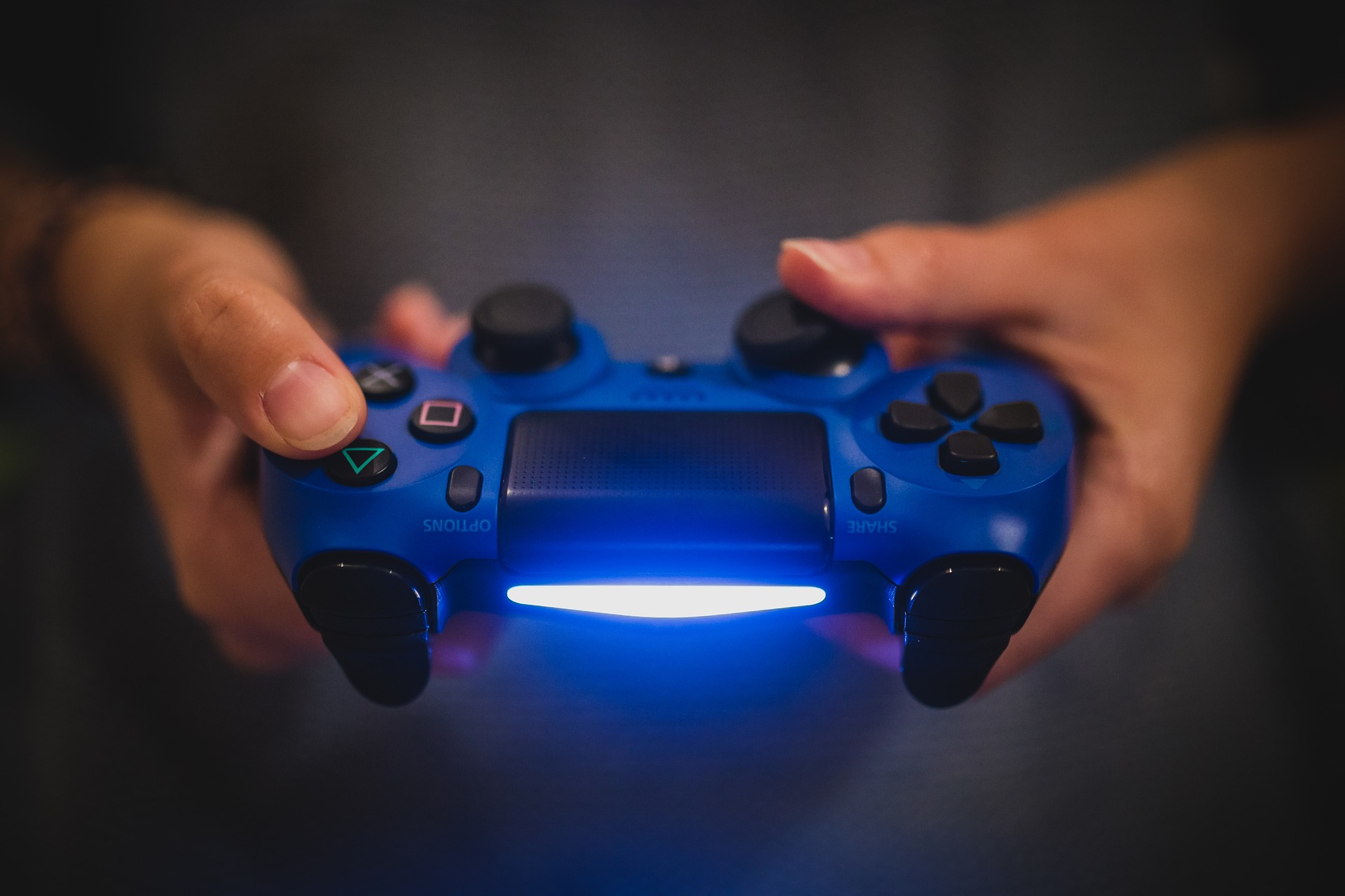Власники PlayStation 5 та PS4 зможуть грати разом завдяки зворотній сумісності