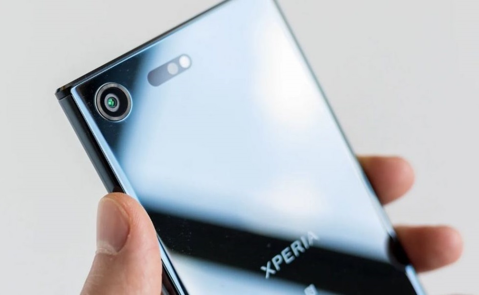 On the web there were photos of the first frameless smartphones Sony Xperia