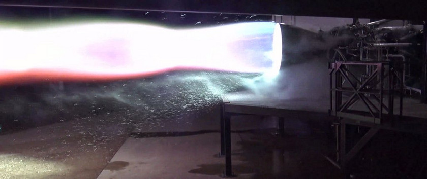 Відео: Ілон Маск показав тестовий запуск двигуна для «Зорельота» SpaceX