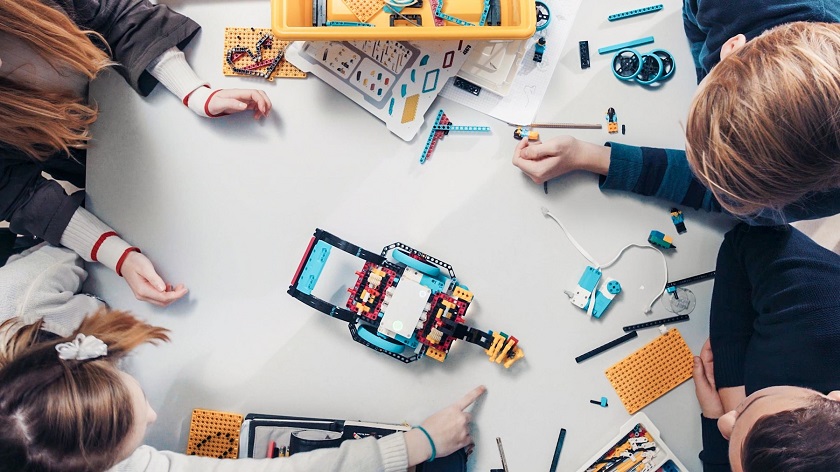 LEGO анонсувала набір юного робототехніка