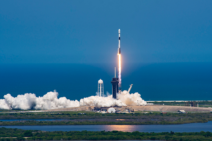 El cohete Falcon 9 de SpaceX pone en órbita 40 satélites OneWeb