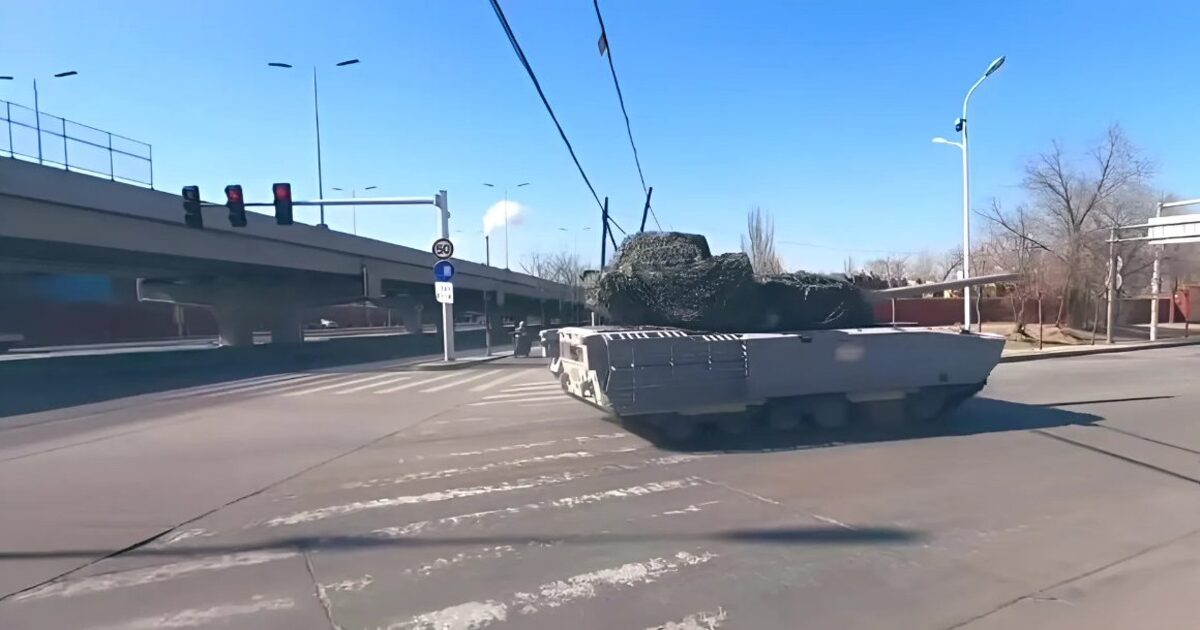 Un tanque desconocido hasta ahora ha sido avistado en China