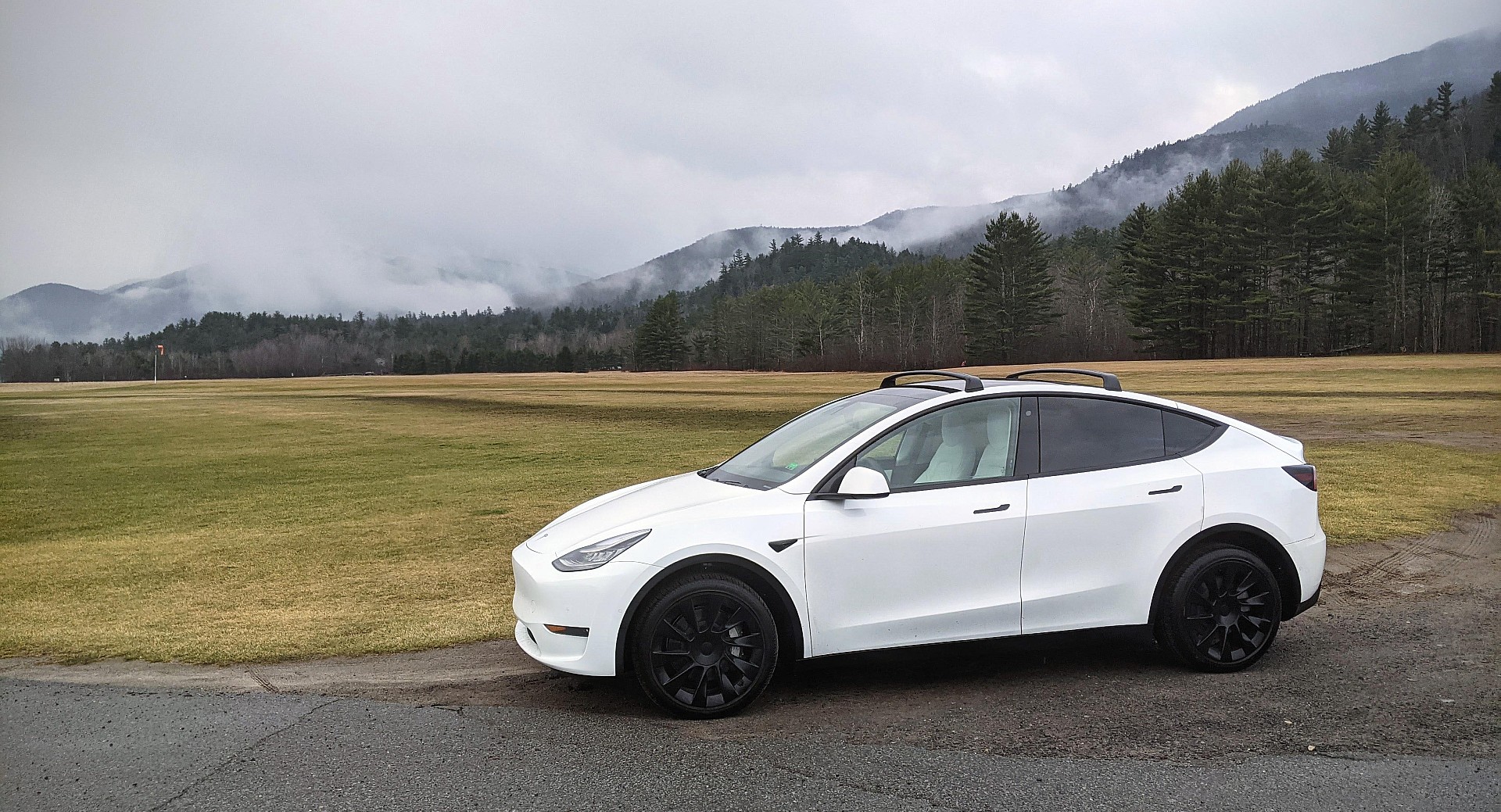 Tesla starts selling cheapest version of Model Y crossover with 4680 battery and 449km range