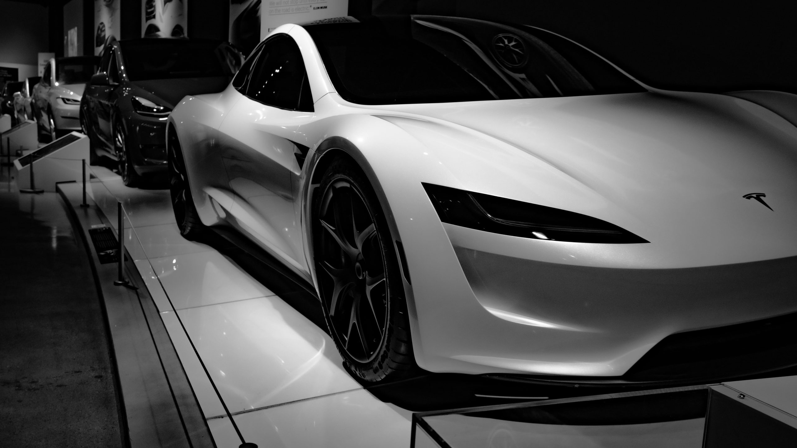 Tesla veut commencer à produire des voitures électriques Roadster cette année