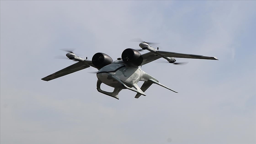 De JACKAL-drone van de Britse Royal Air Force lanceert zijn eerste Martlet-raket, die helikopters en tanks kan vernietigen.