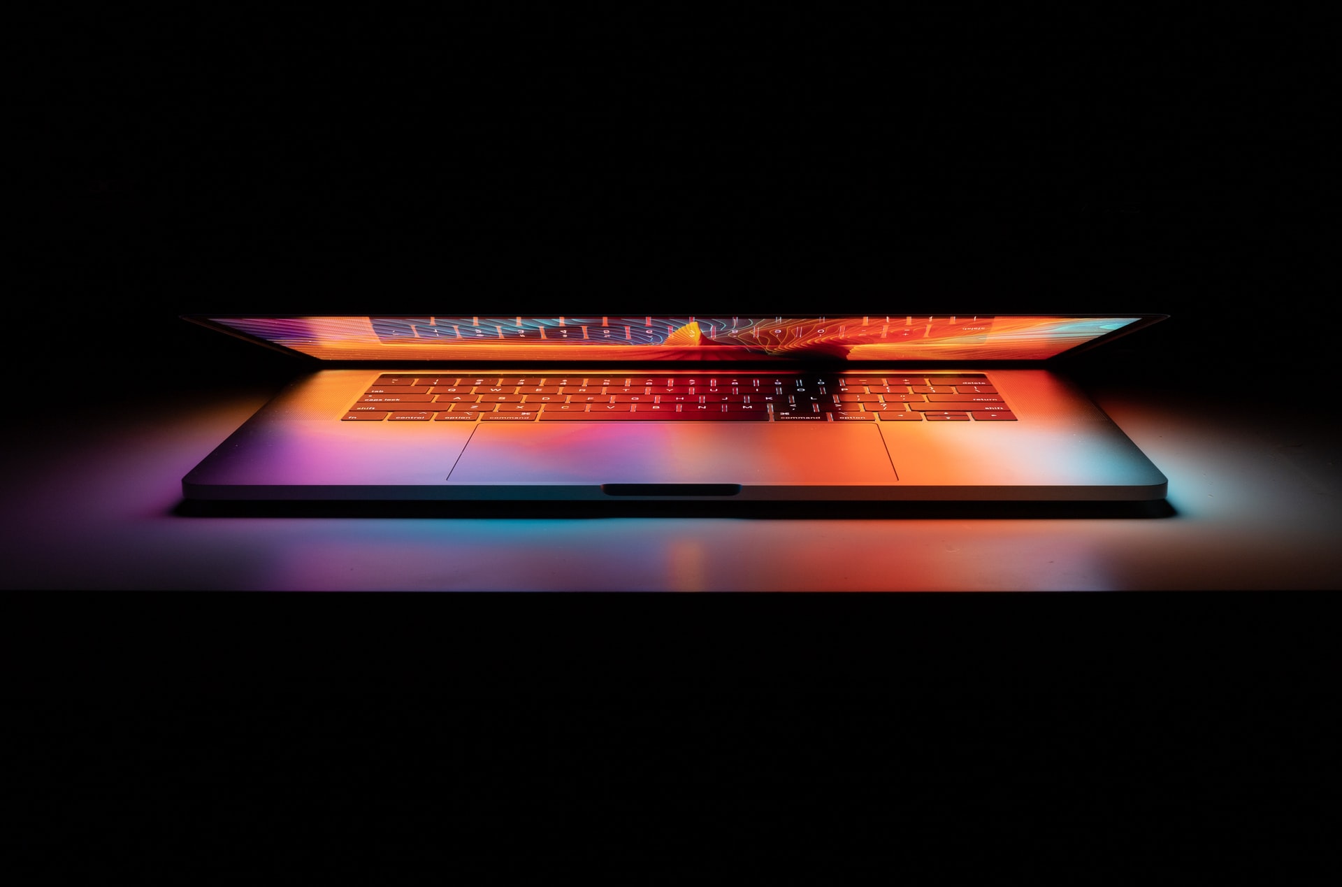 Detenido en EE.UU. un hacker ucraniano que robó los planos del MacBook Pro
