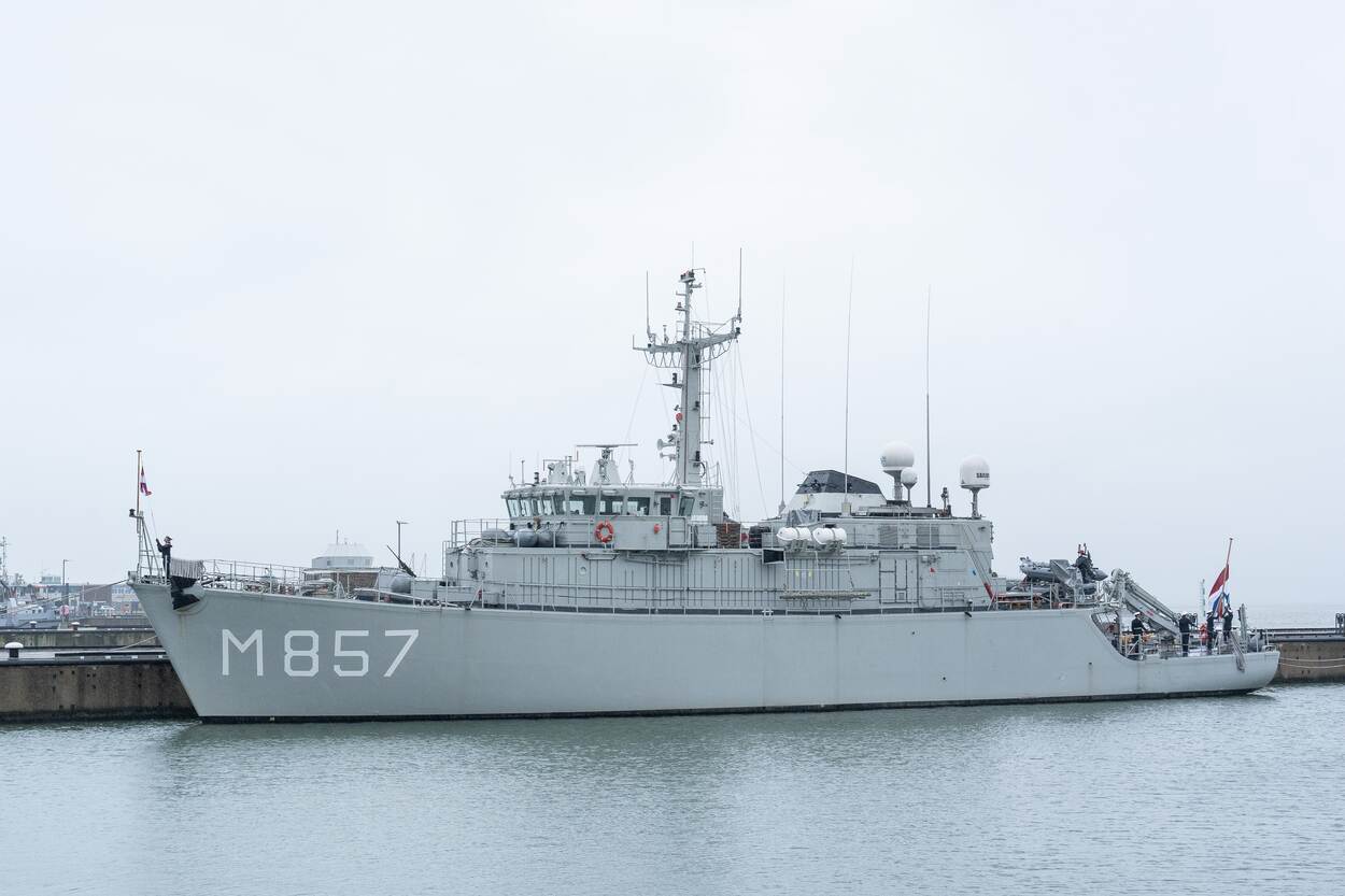 The Netherlands decommissioned its Makkum minesweeper and will later hand it over to the Ukrainian Navy