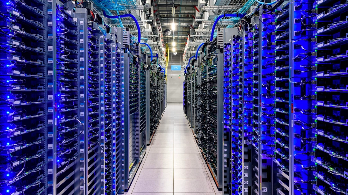 The future of data centers: the evolution of information storage technologies