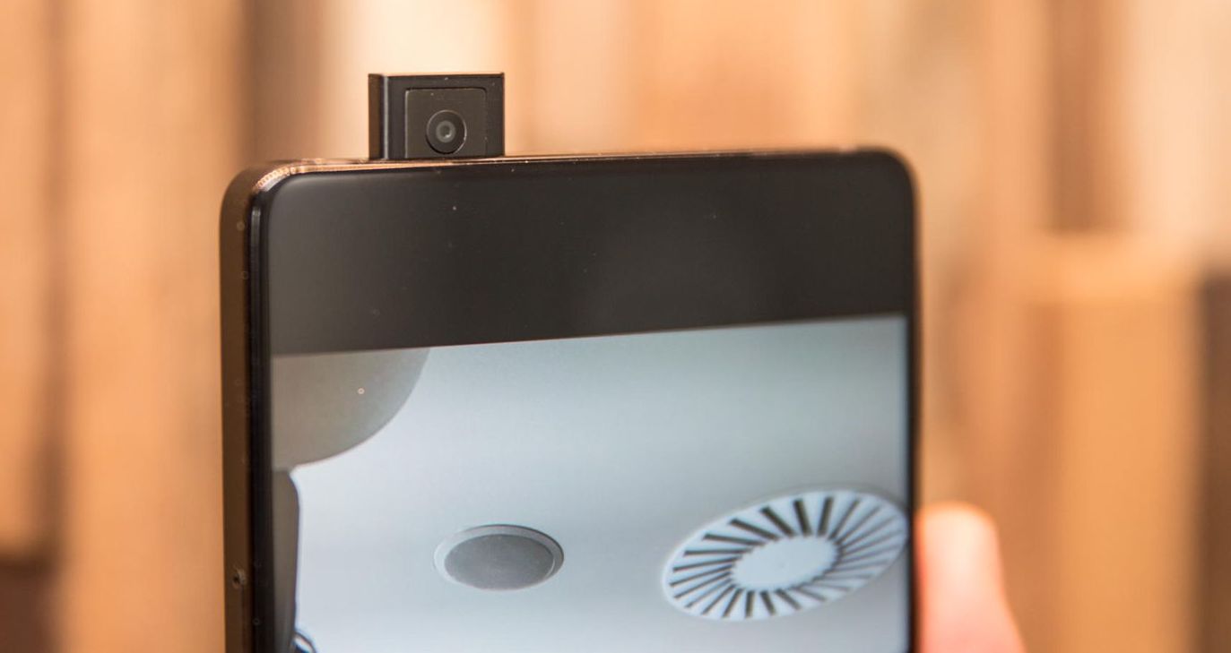 Niezbędny opatentowane smartphone z kamerą przednią skierowaną wysuwaną